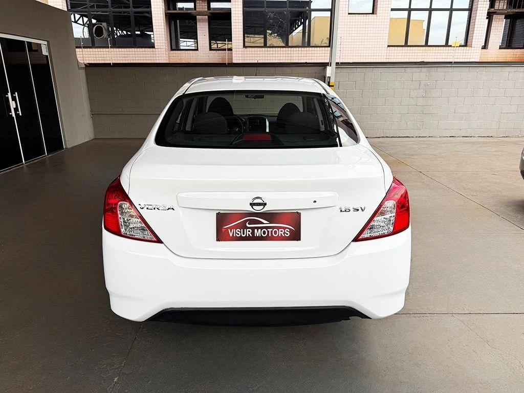 NISSAN VERSA
