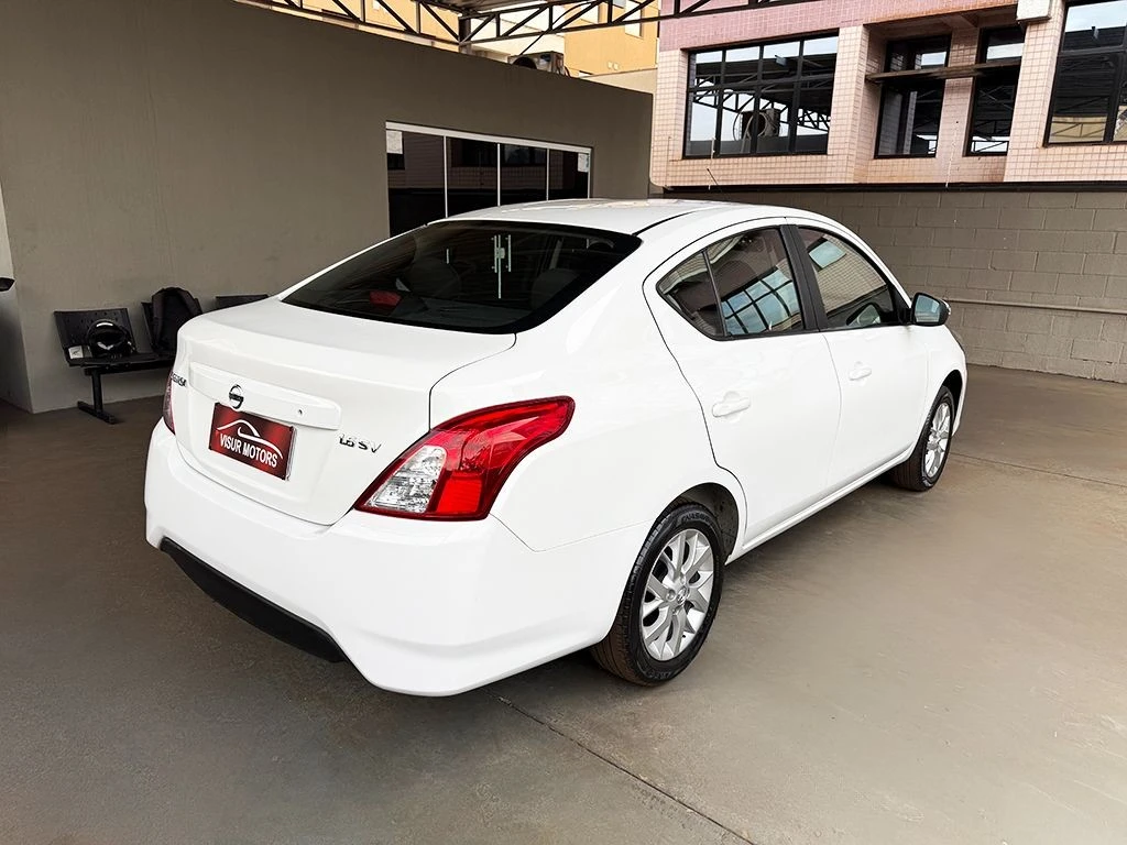 NISSAN VERSA