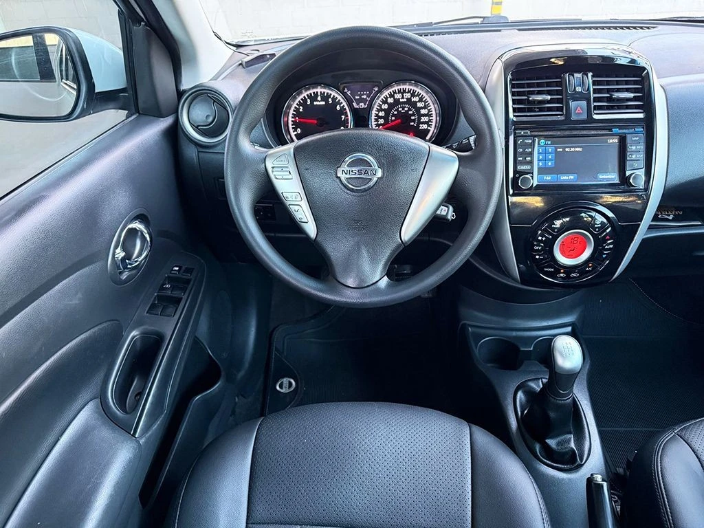 NISSAN VERSA