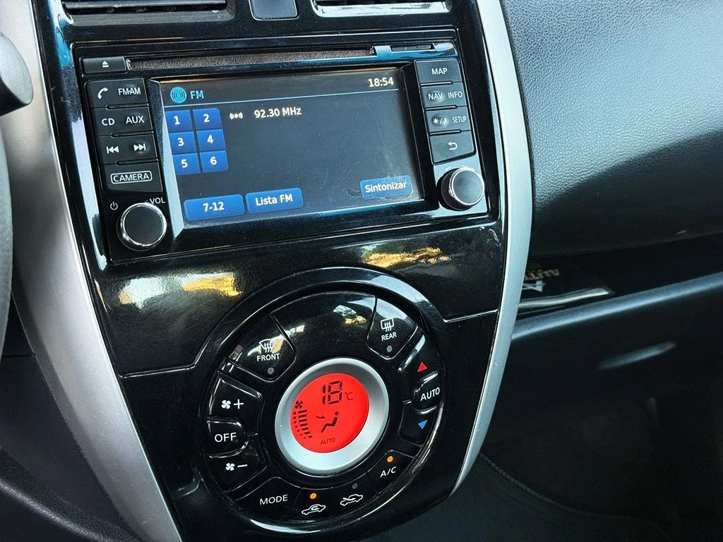 NISSAN VERSA