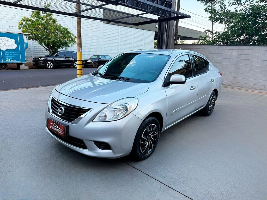 NISSAN VERSA