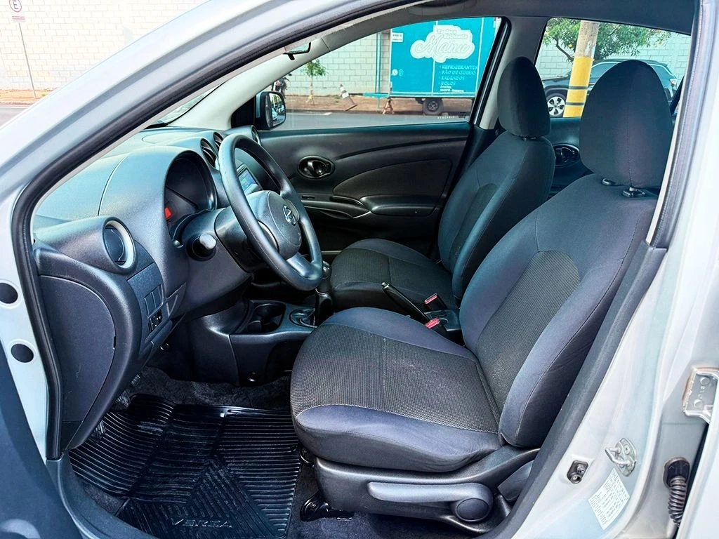 NISSAN VERSA