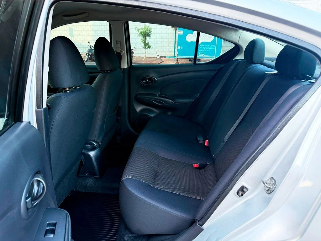 NISSAN VERSA