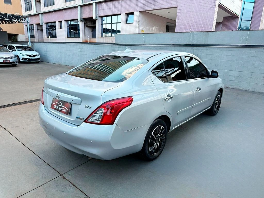 NISSAN VERSA