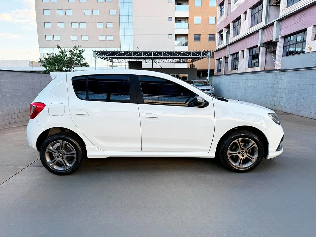 RENAULT SANDERO
