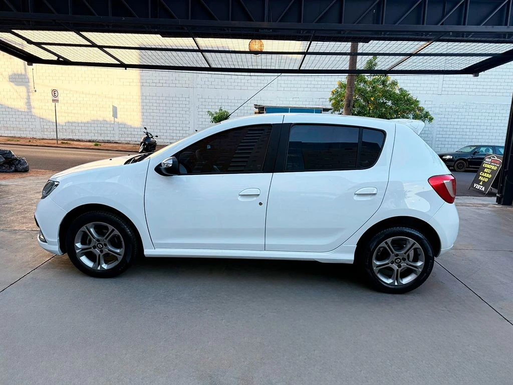 RENAULT SANDERO