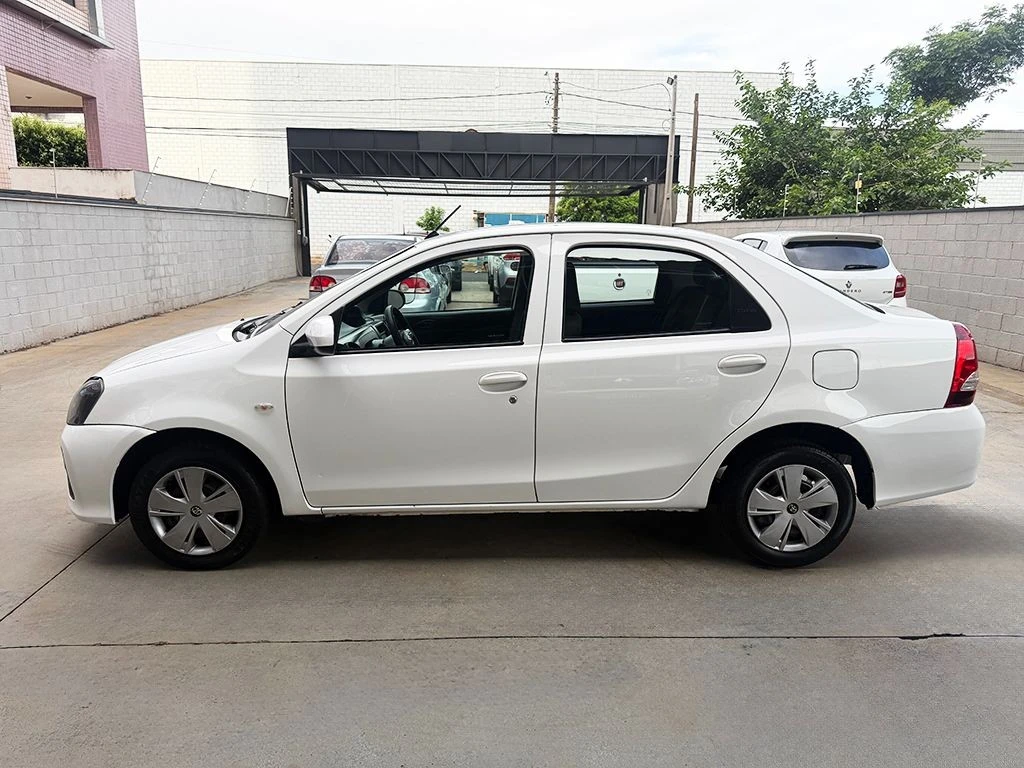 TOYOTA ETIOS