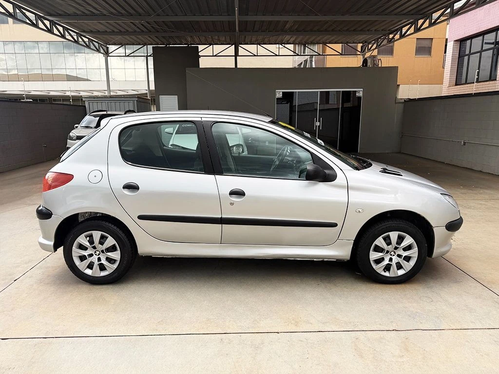 PEUGEOT 206