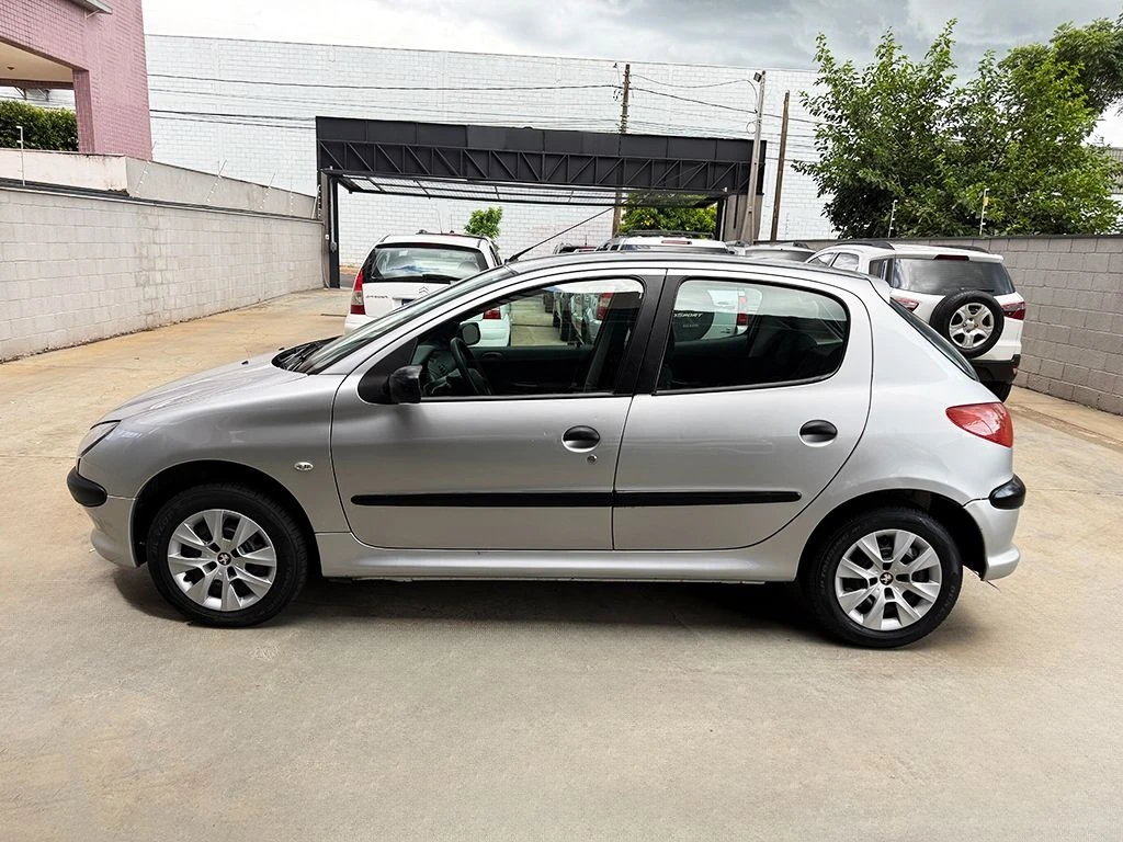 PEUGEOT 206
