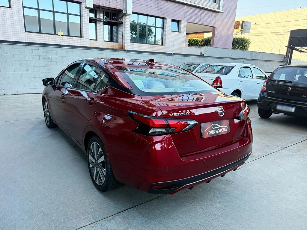 NISSAN VERSA