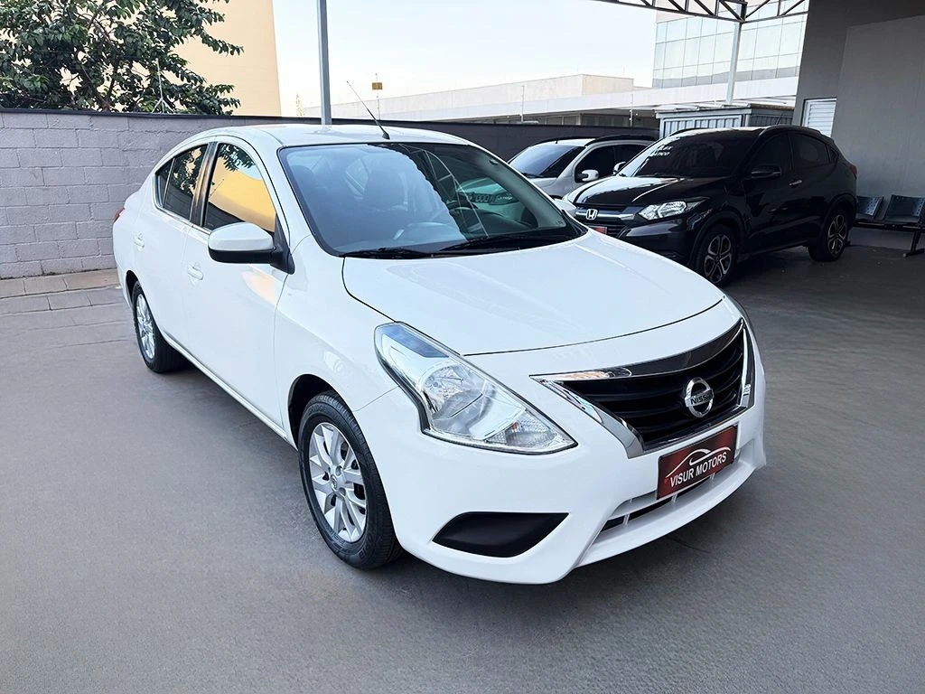 NISSAN VERSA