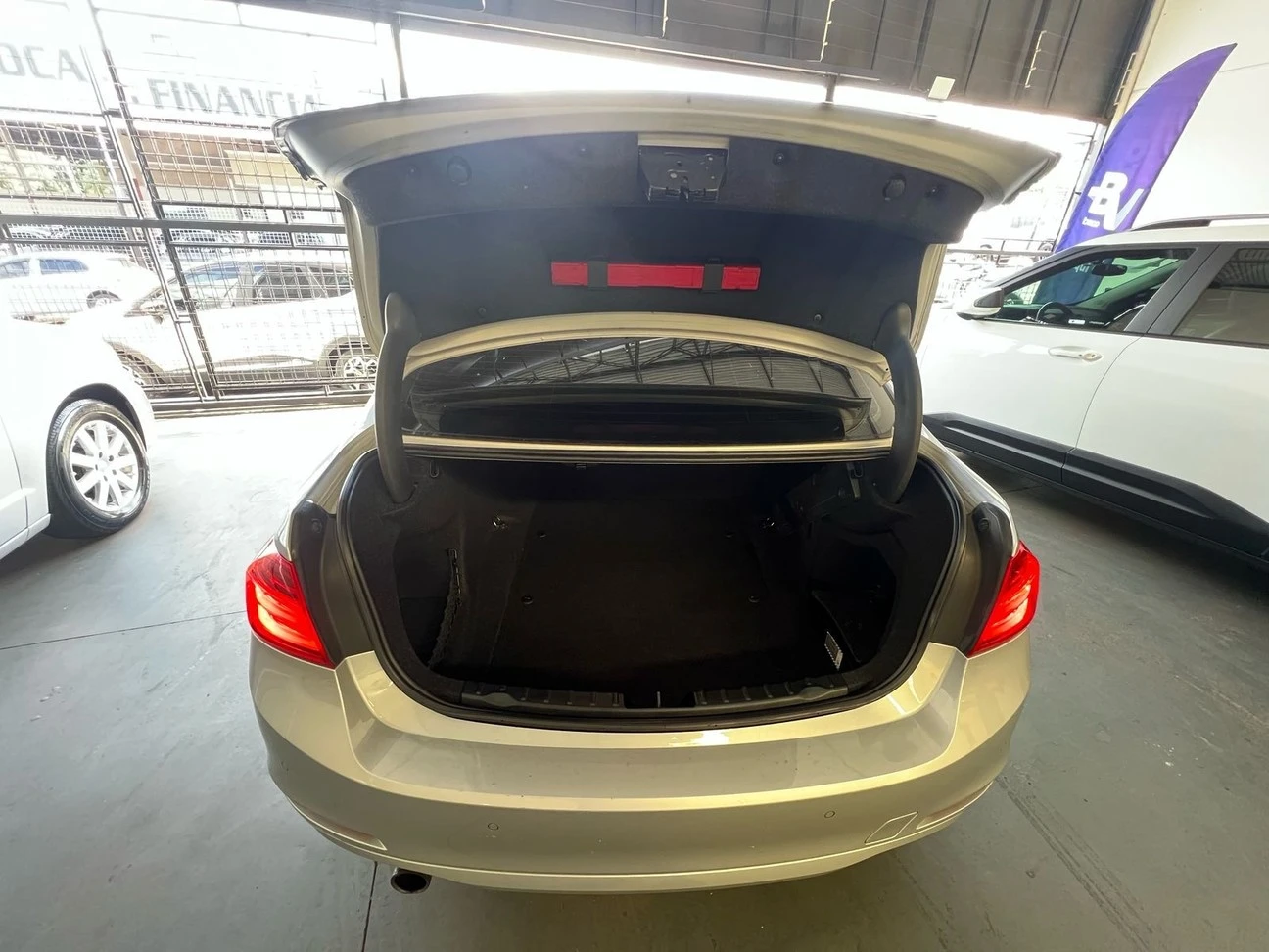 BMW 320I