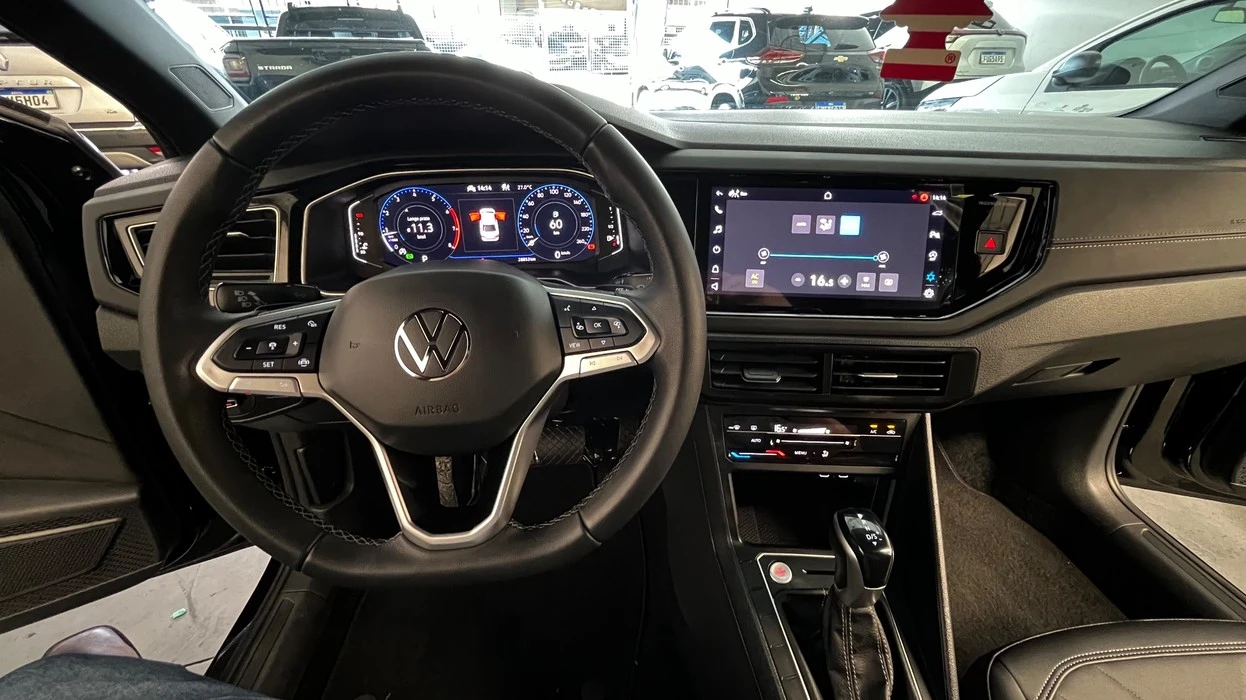 VOLKSWAGEN VIRTUS