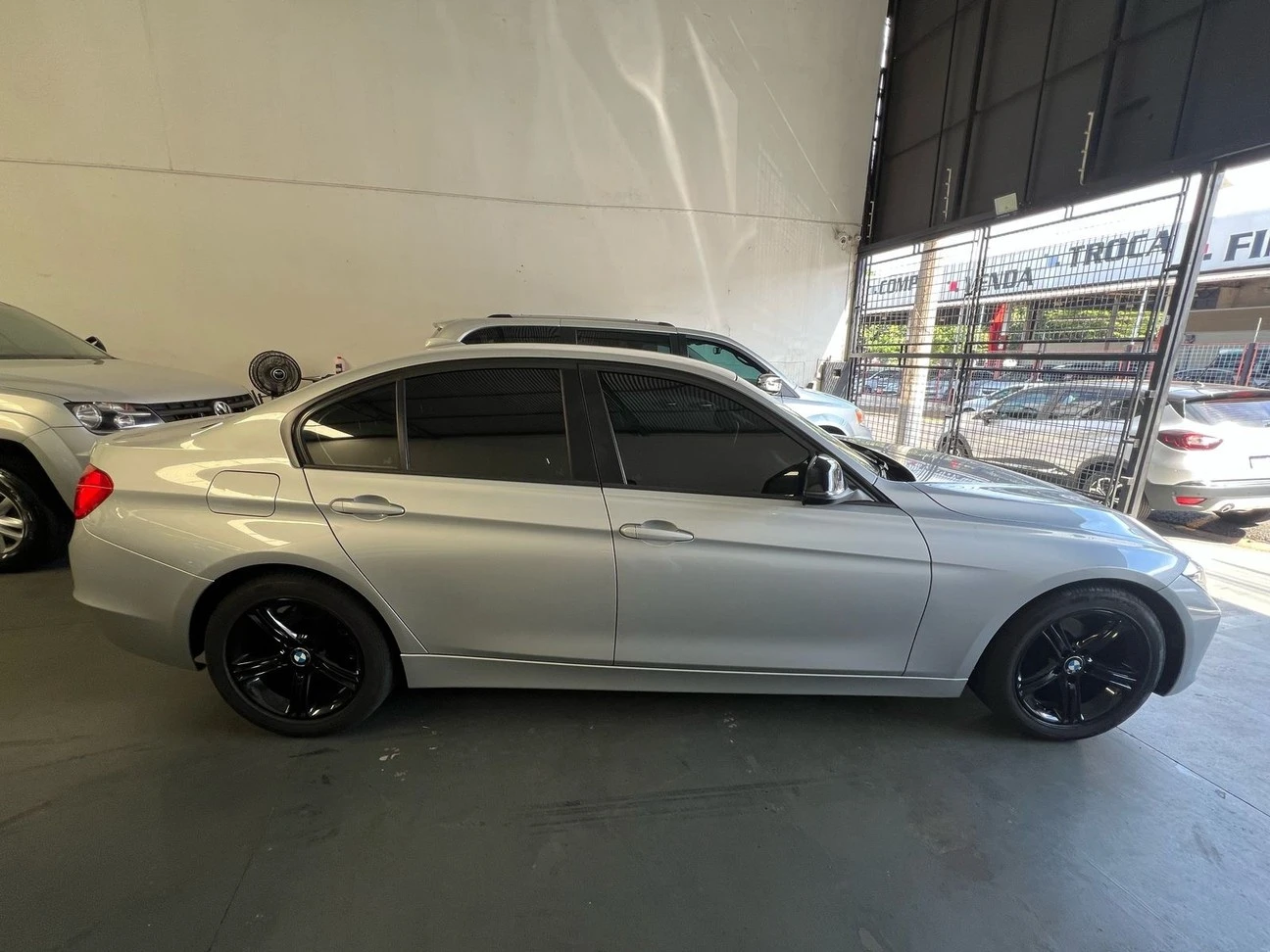 BMW 320I