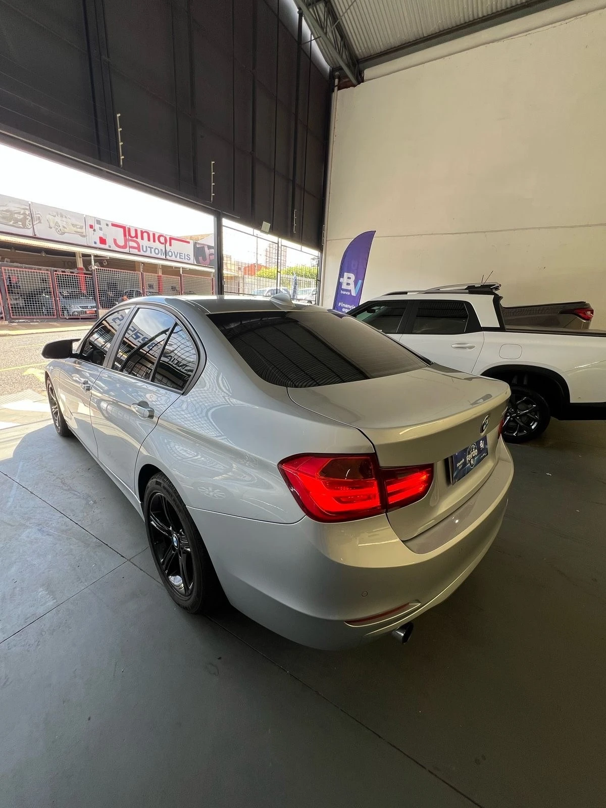 BMW 320I