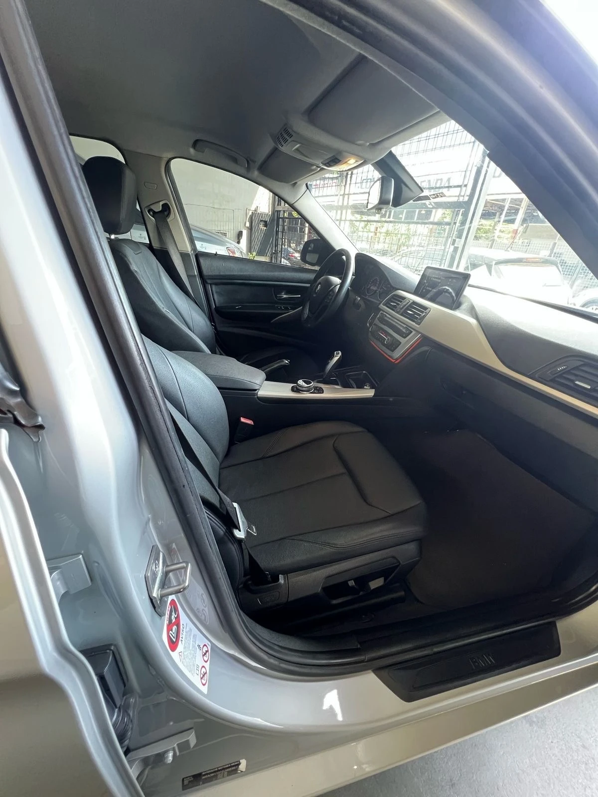 BMW 320I
