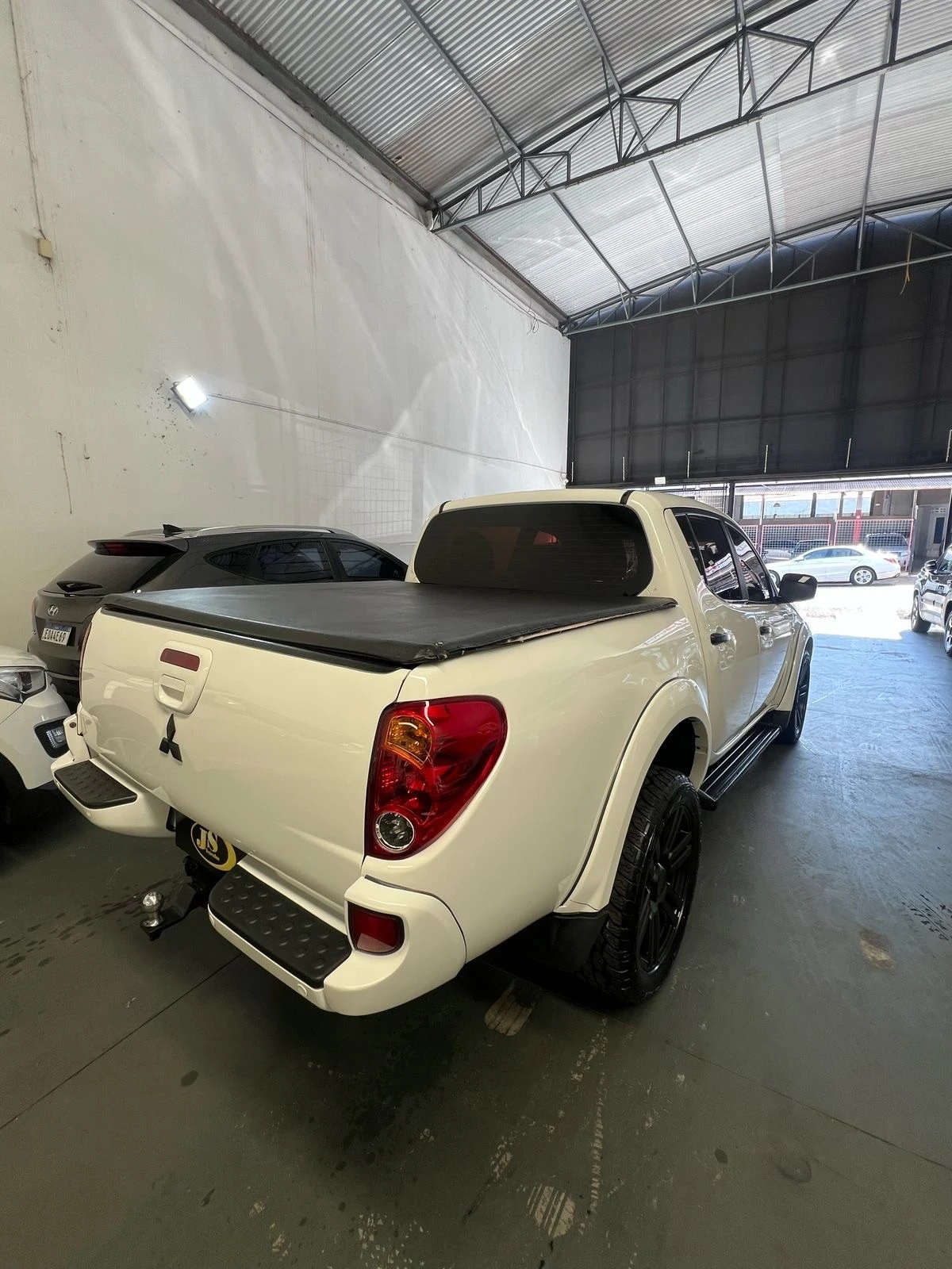 MITSUBISHI L200 TRITON