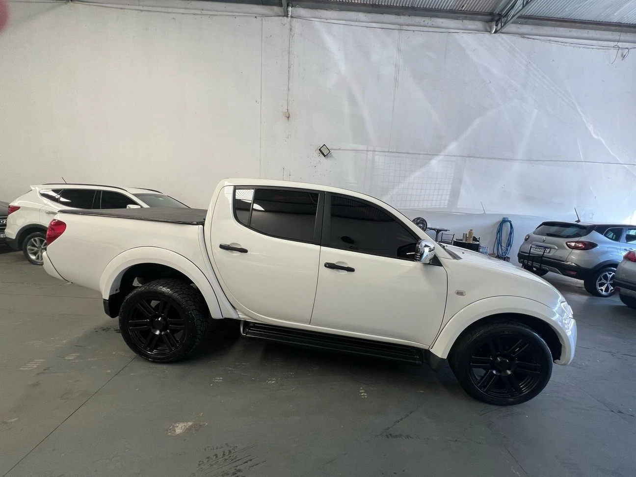 MITSUBISHI L200 TRITON