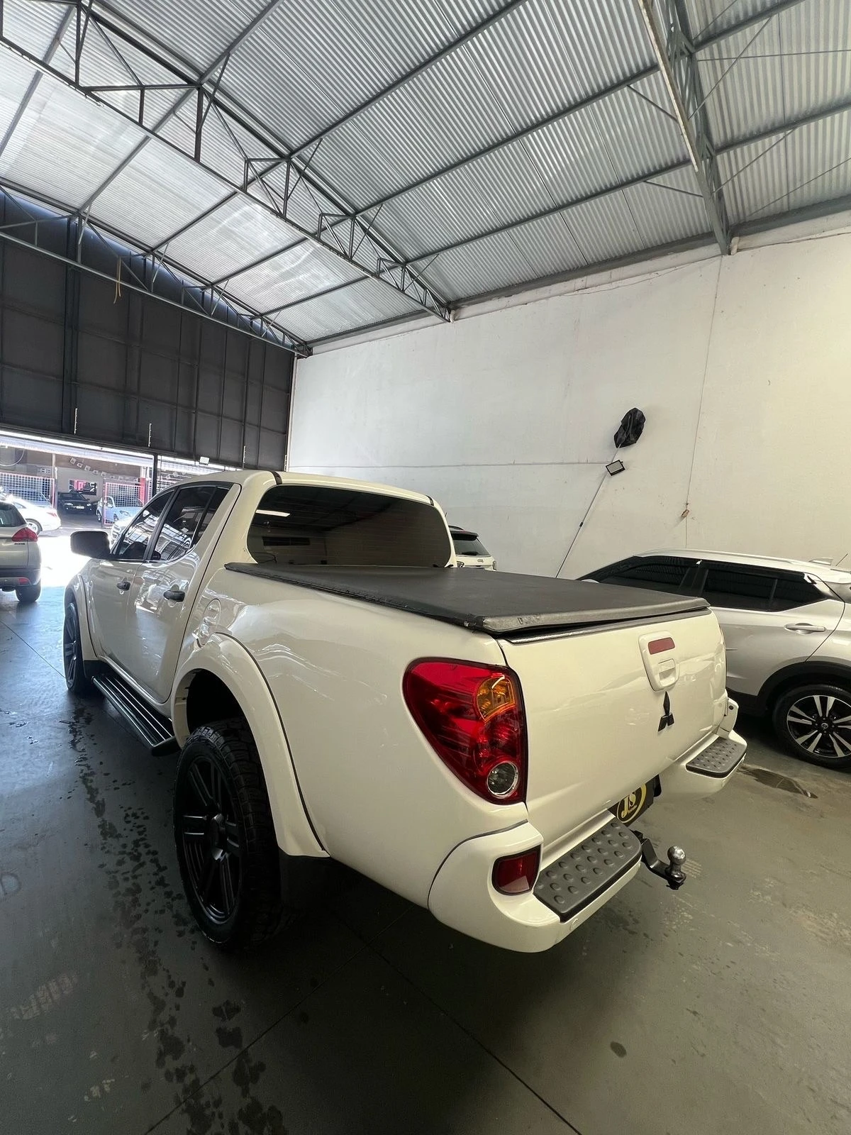 MITSUBISHI L200 TRITON