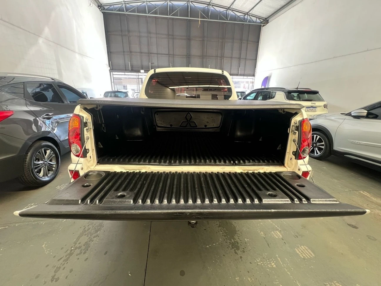 MITSUBISHI L200 TRITON
