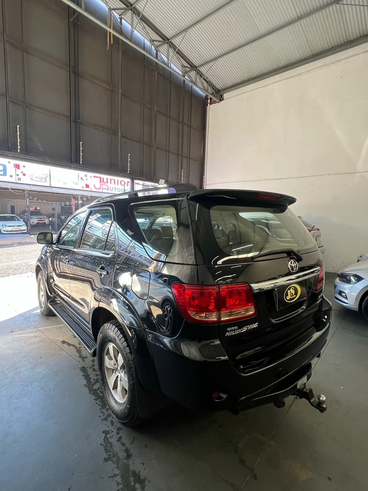 TOYOTA HILUX SW4