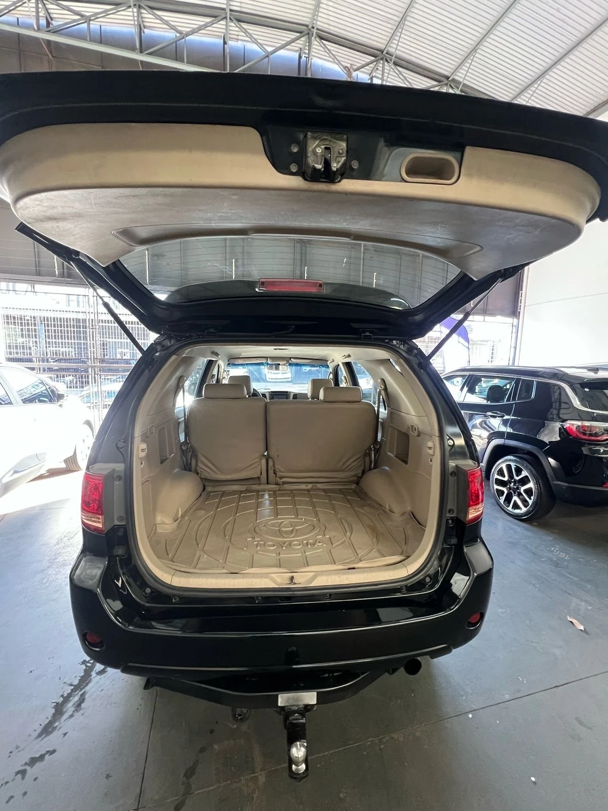 TOYOTA HILUX SW4