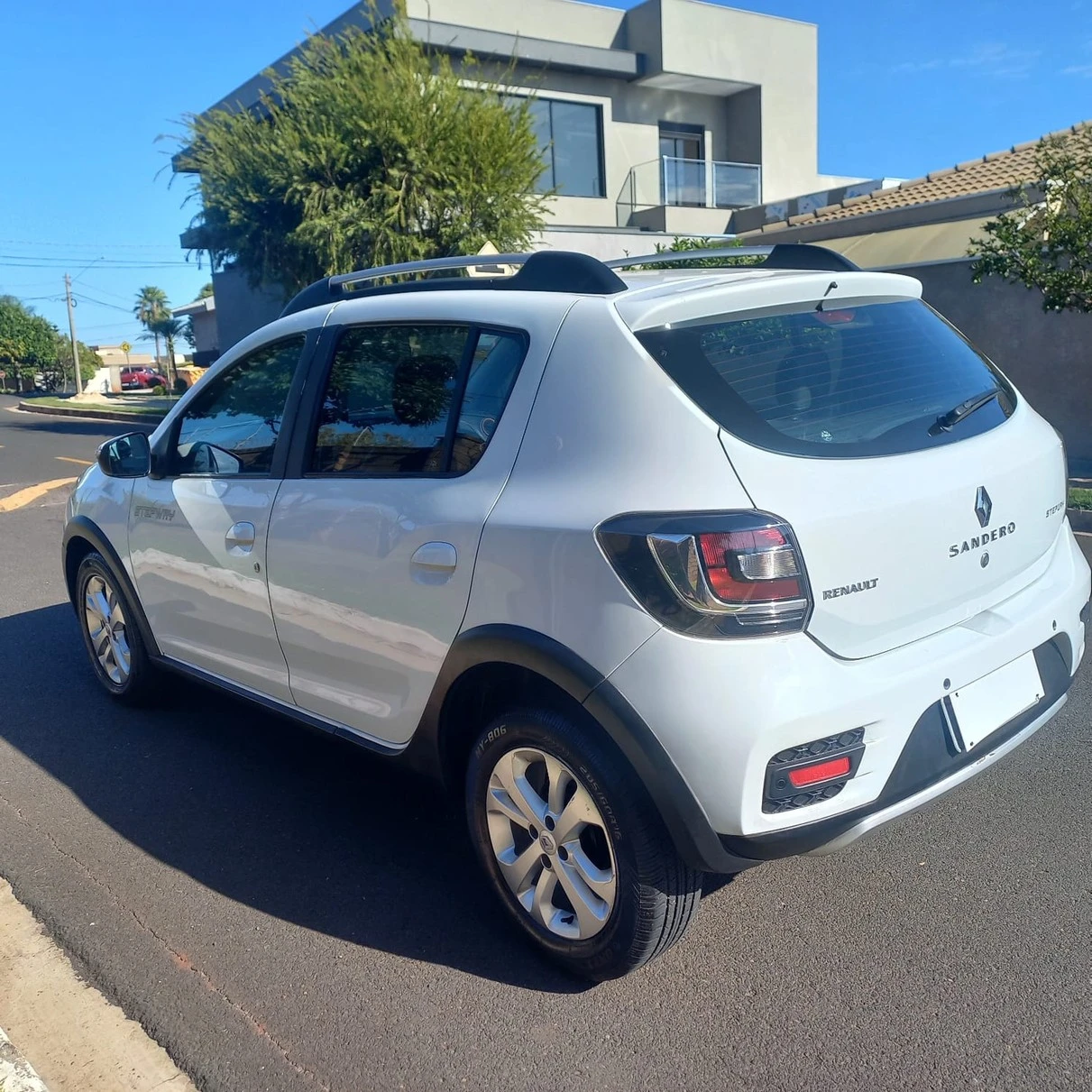 RENAULT SANDERO