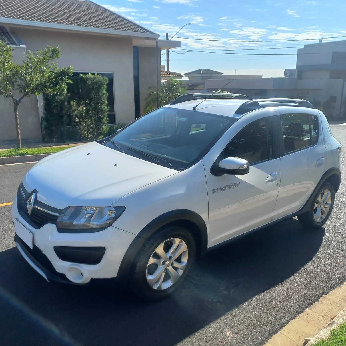 RENAULT SANDERO