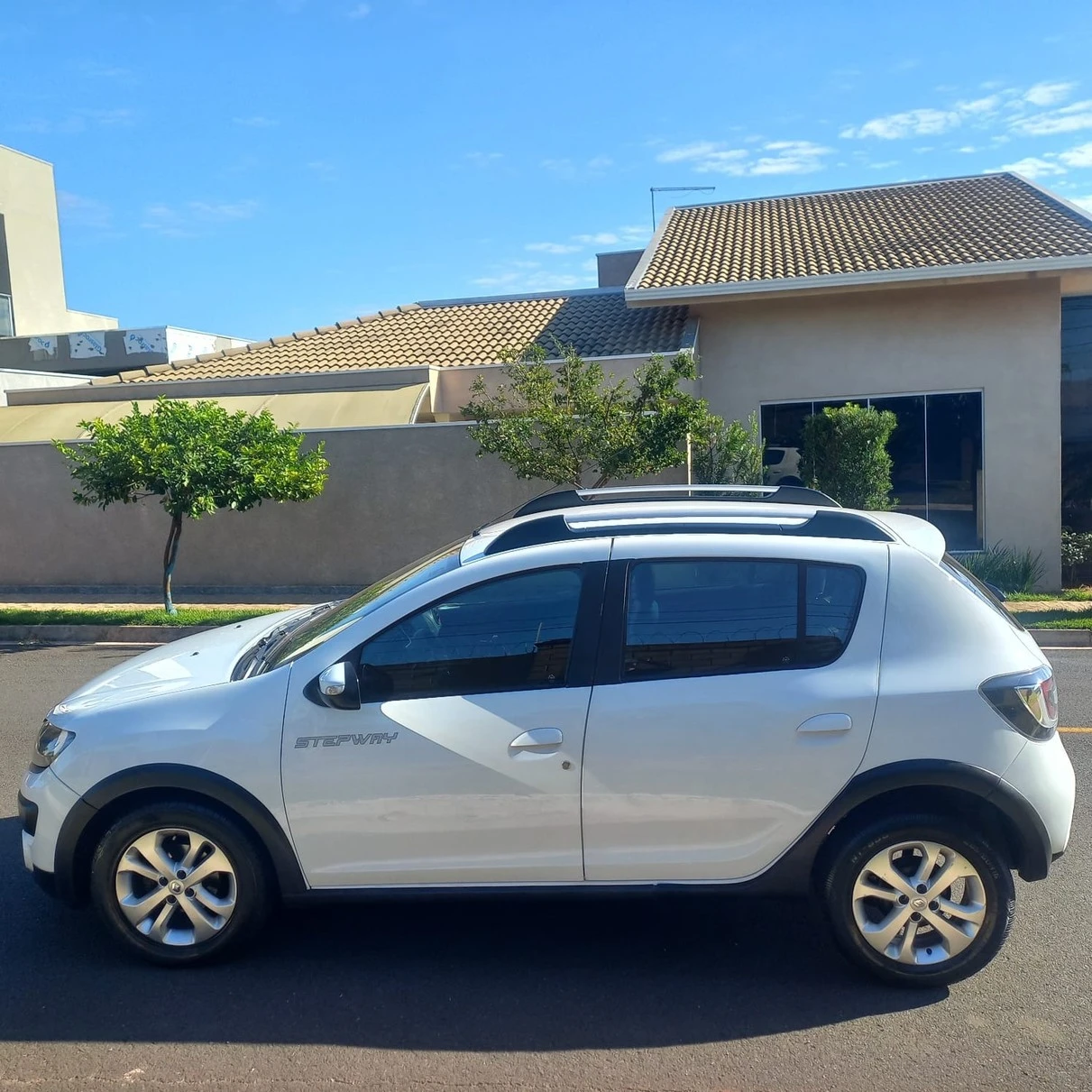 RENAULT SANDERO