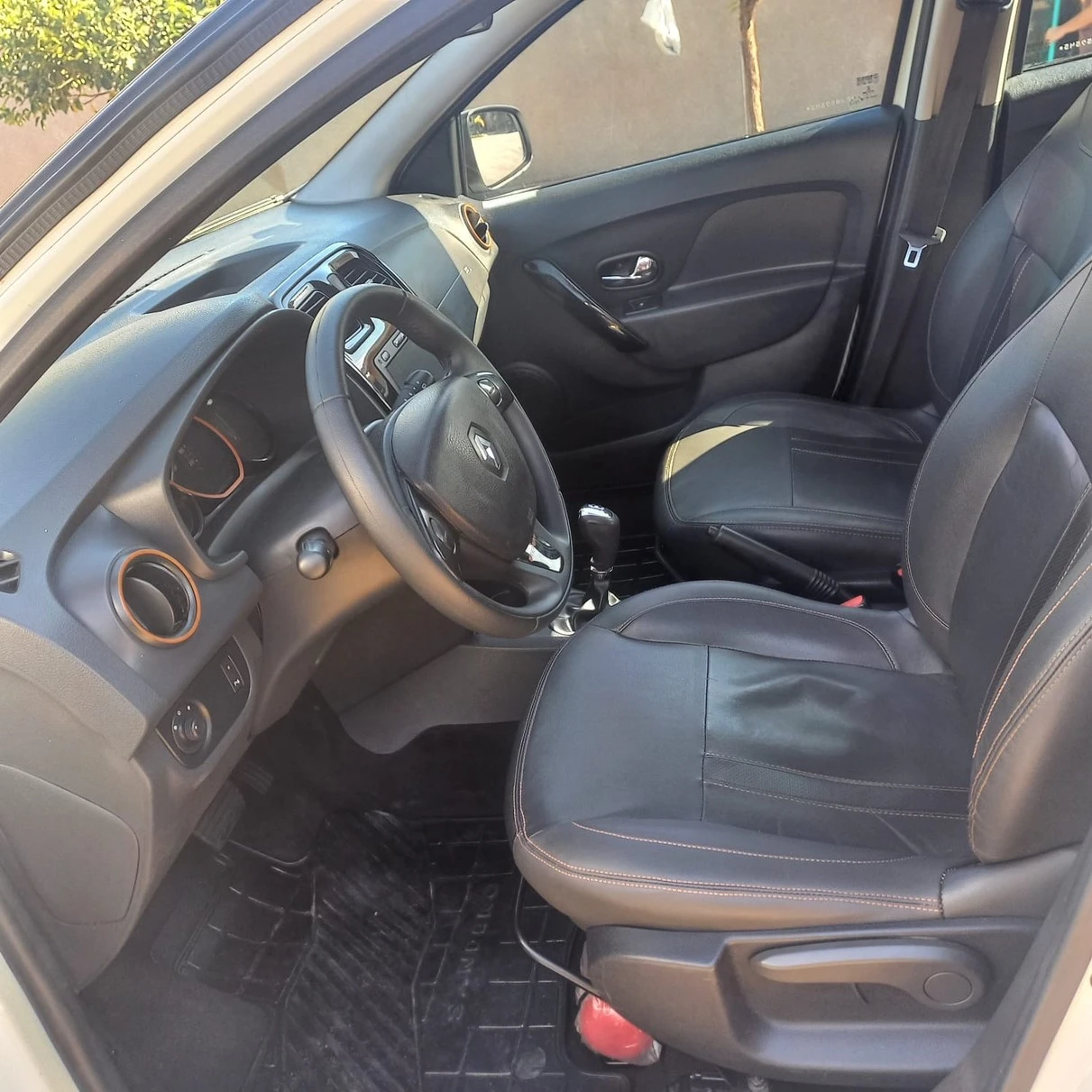 RENAULT SANDERO