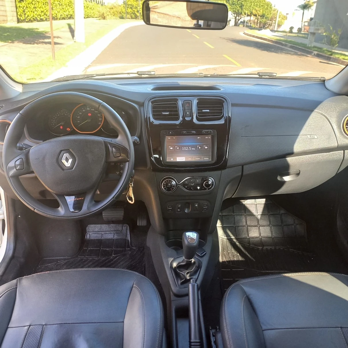 RENAULT SANDERO