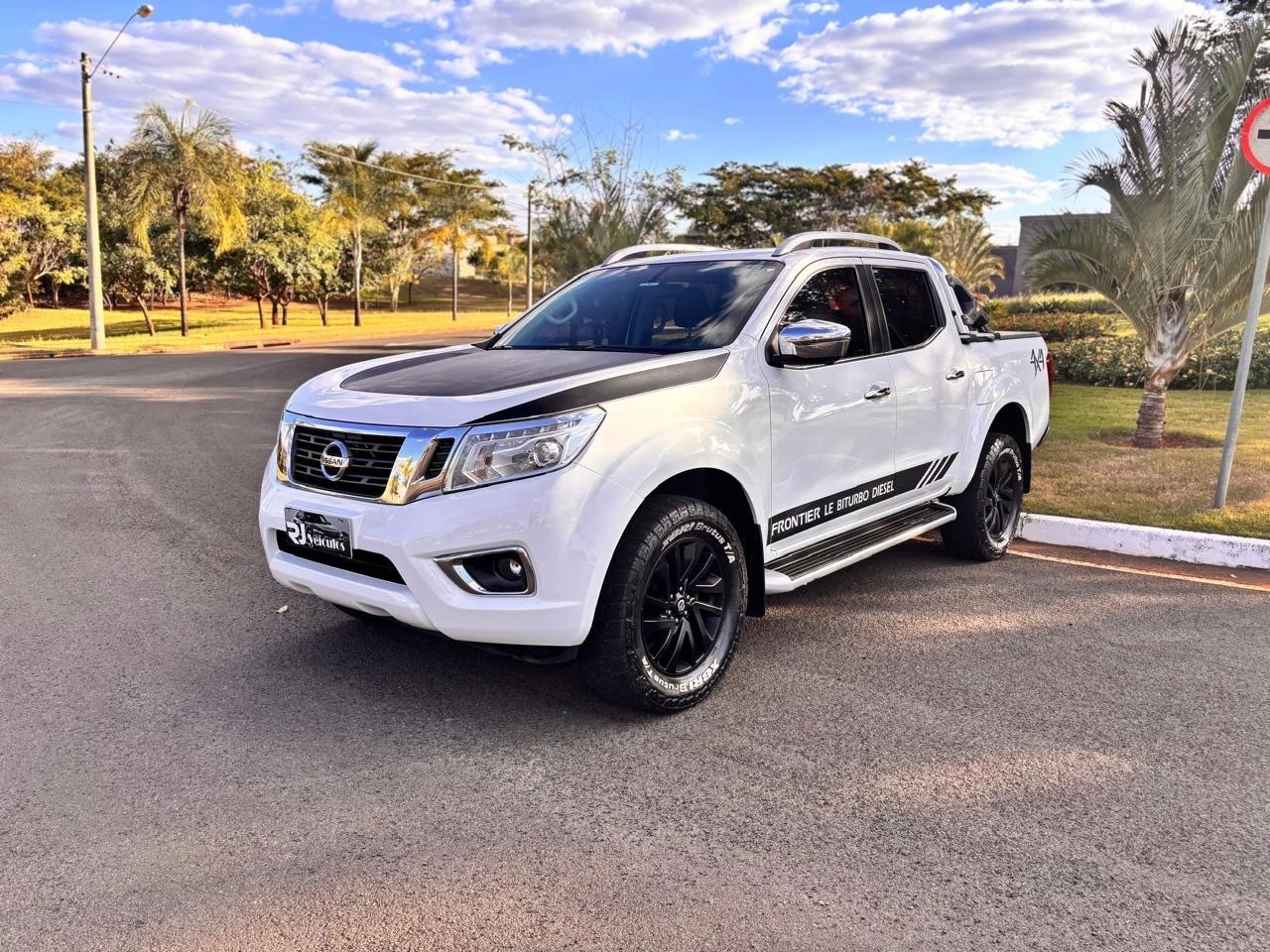 NISSAN FRONTIER