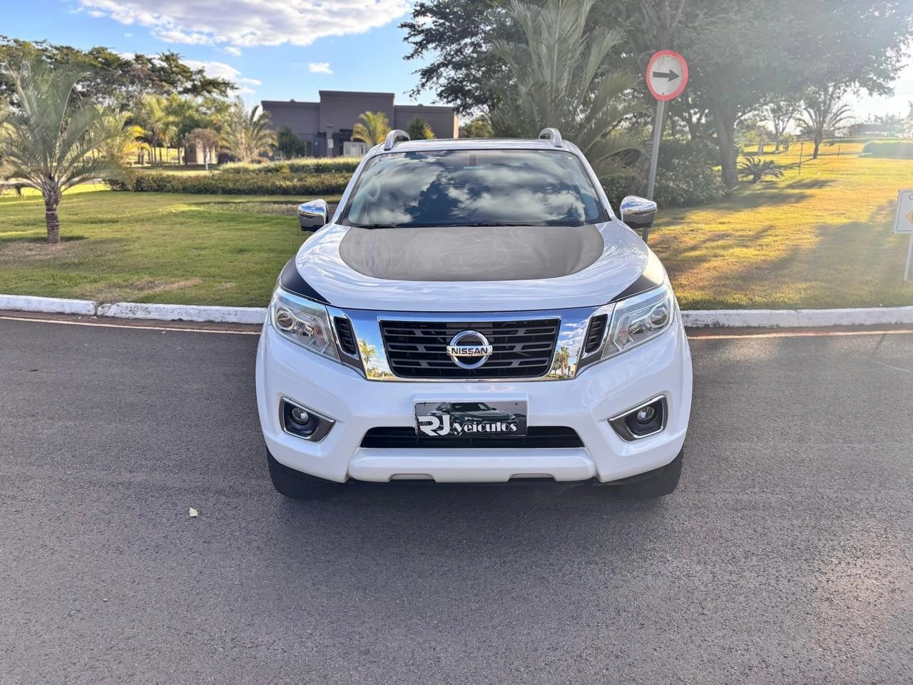 NISSAN FRONTIER