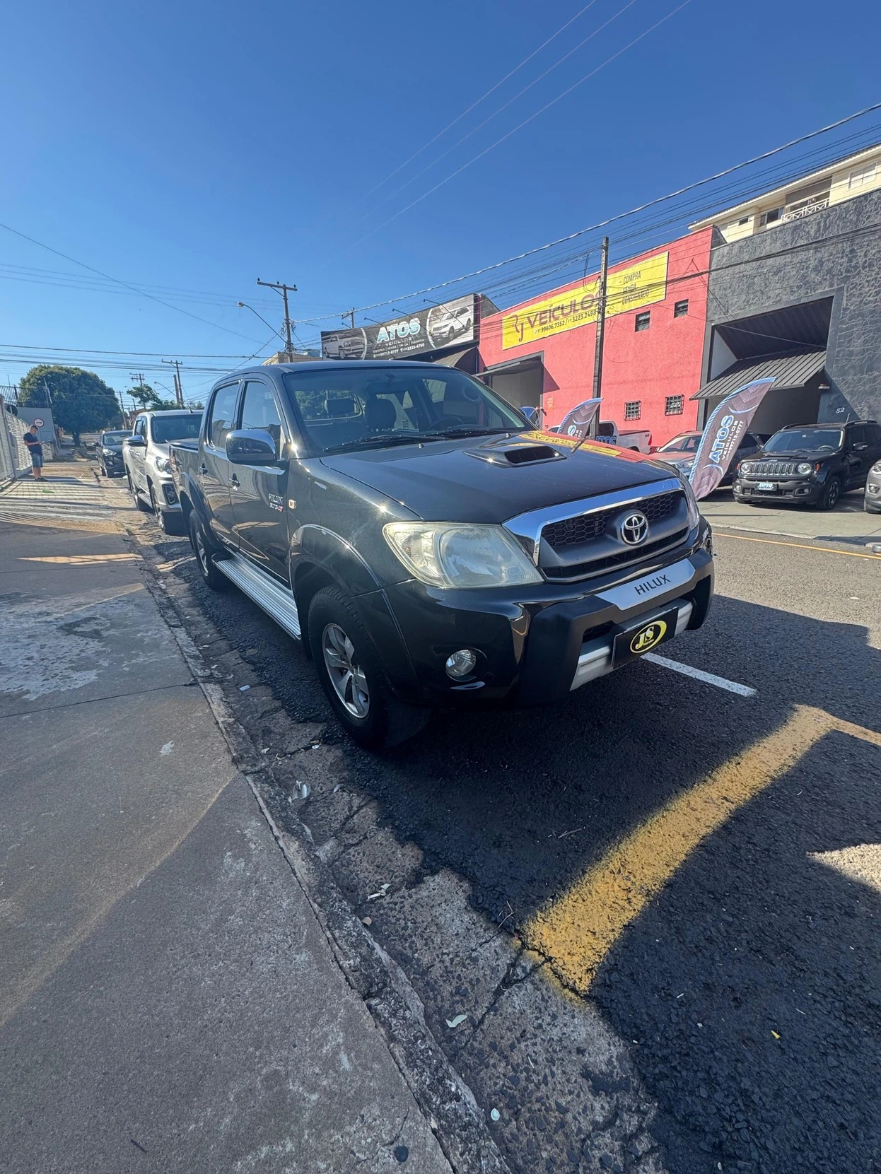 TOYOTA HILUX