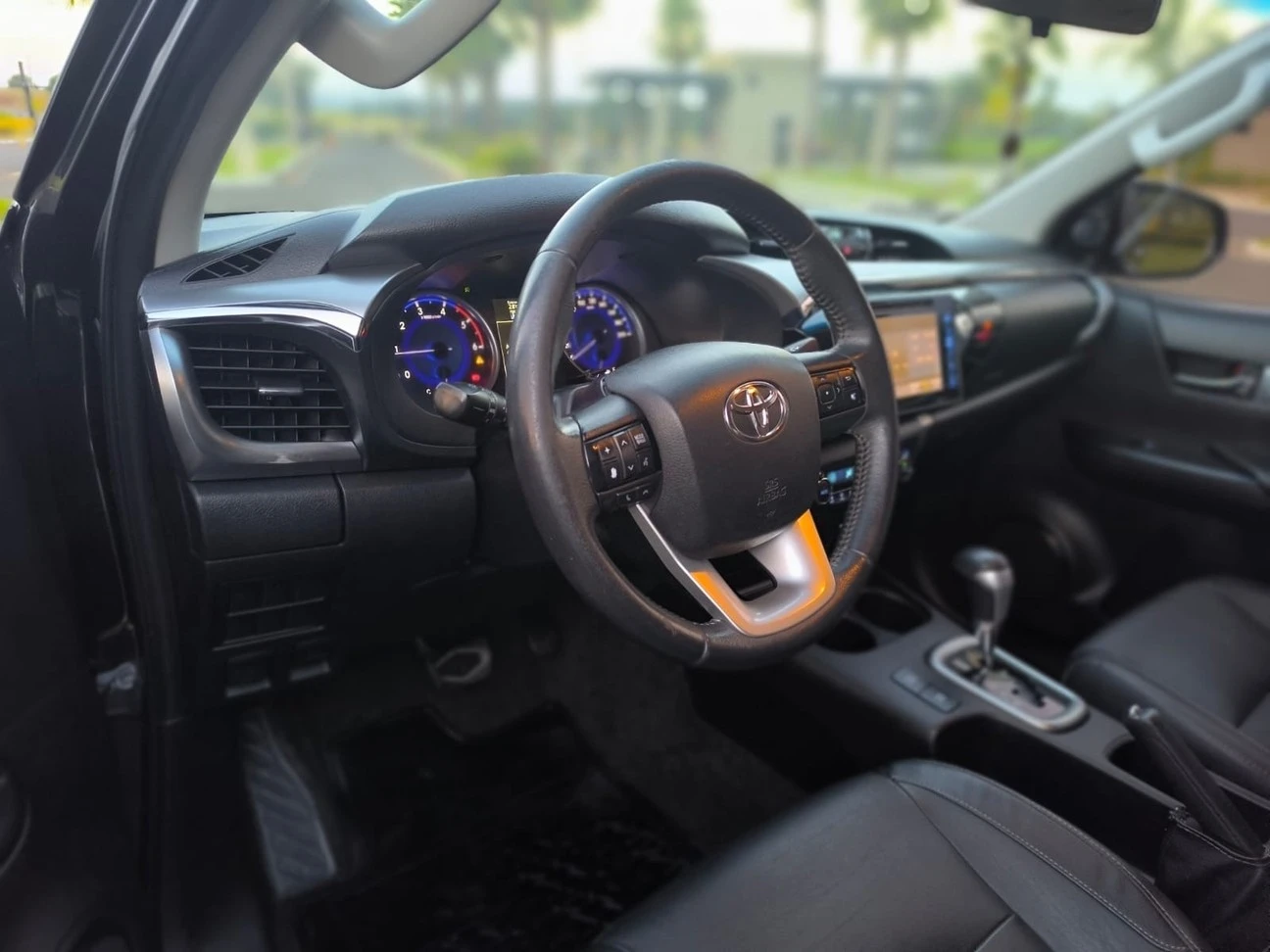 TOYOTA HILUX