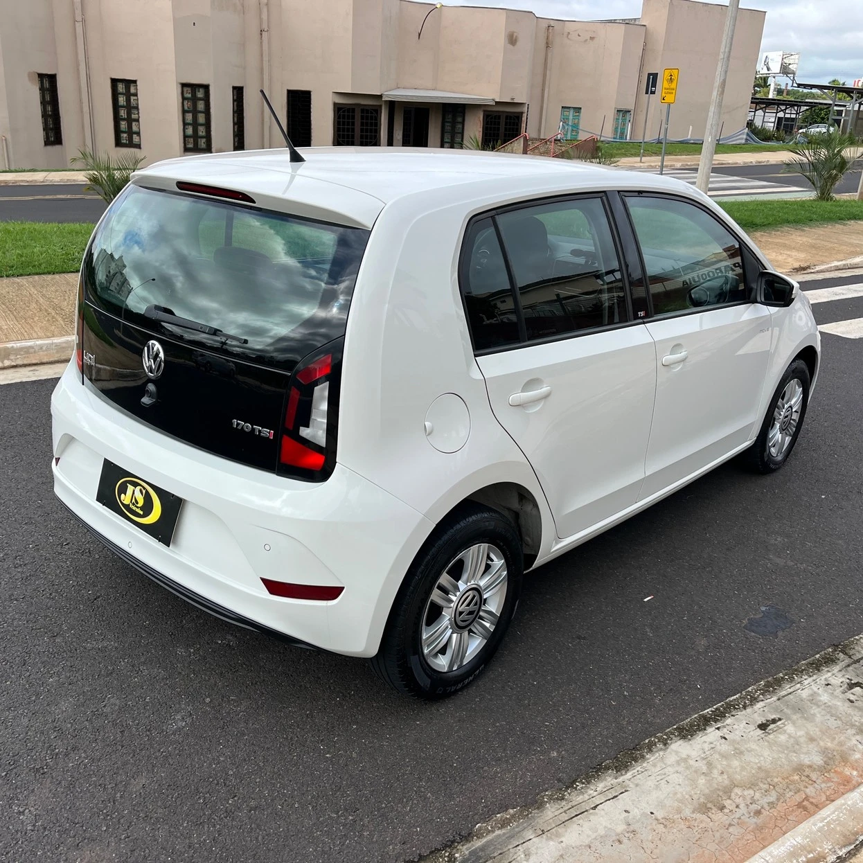 VOLKSWAGEN UP