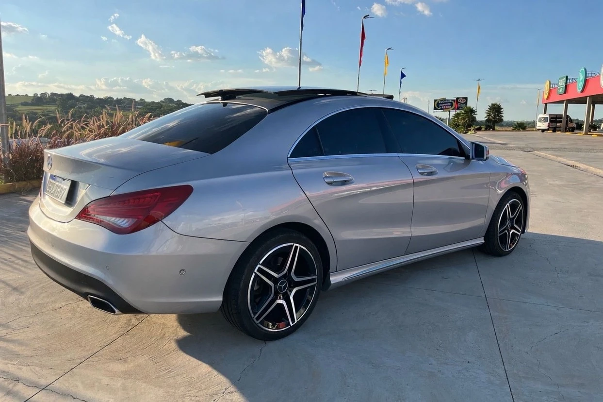 MERCEDES-BENZ CLA 200