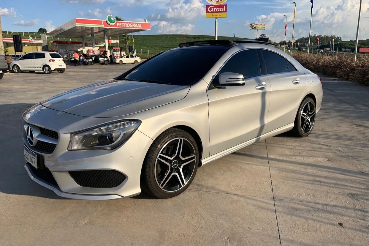 MERCEDES-BENZ CLA 200