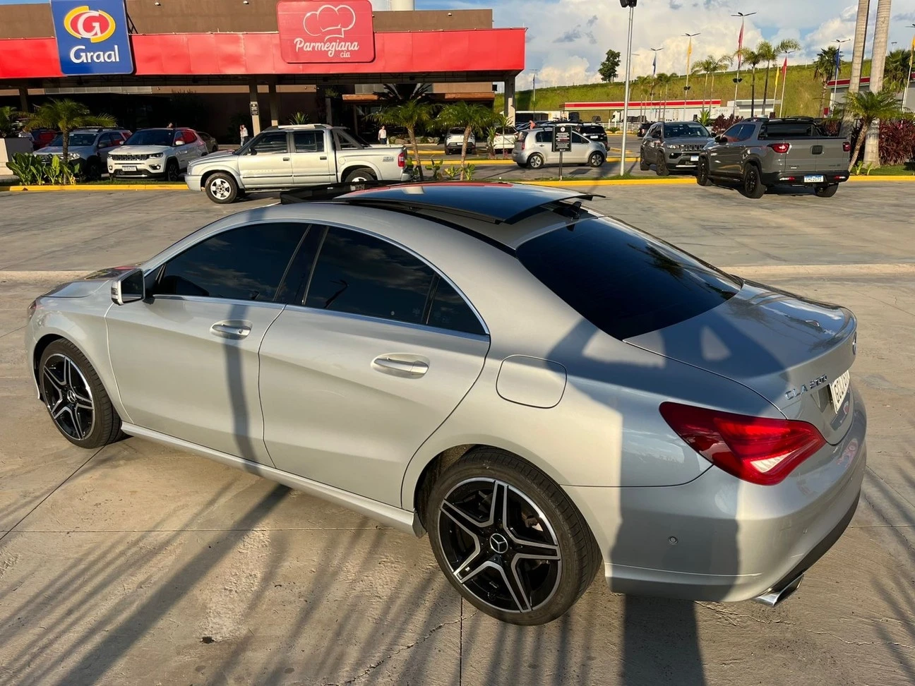MERCEDES-BENZ CLA 200