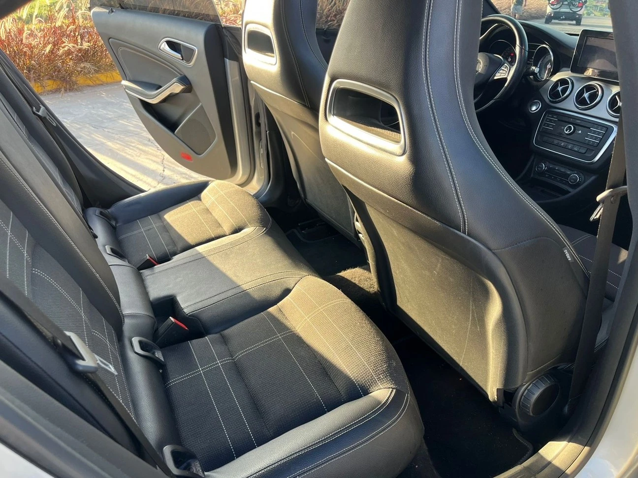 MERCEDES-BENZ CLA 200