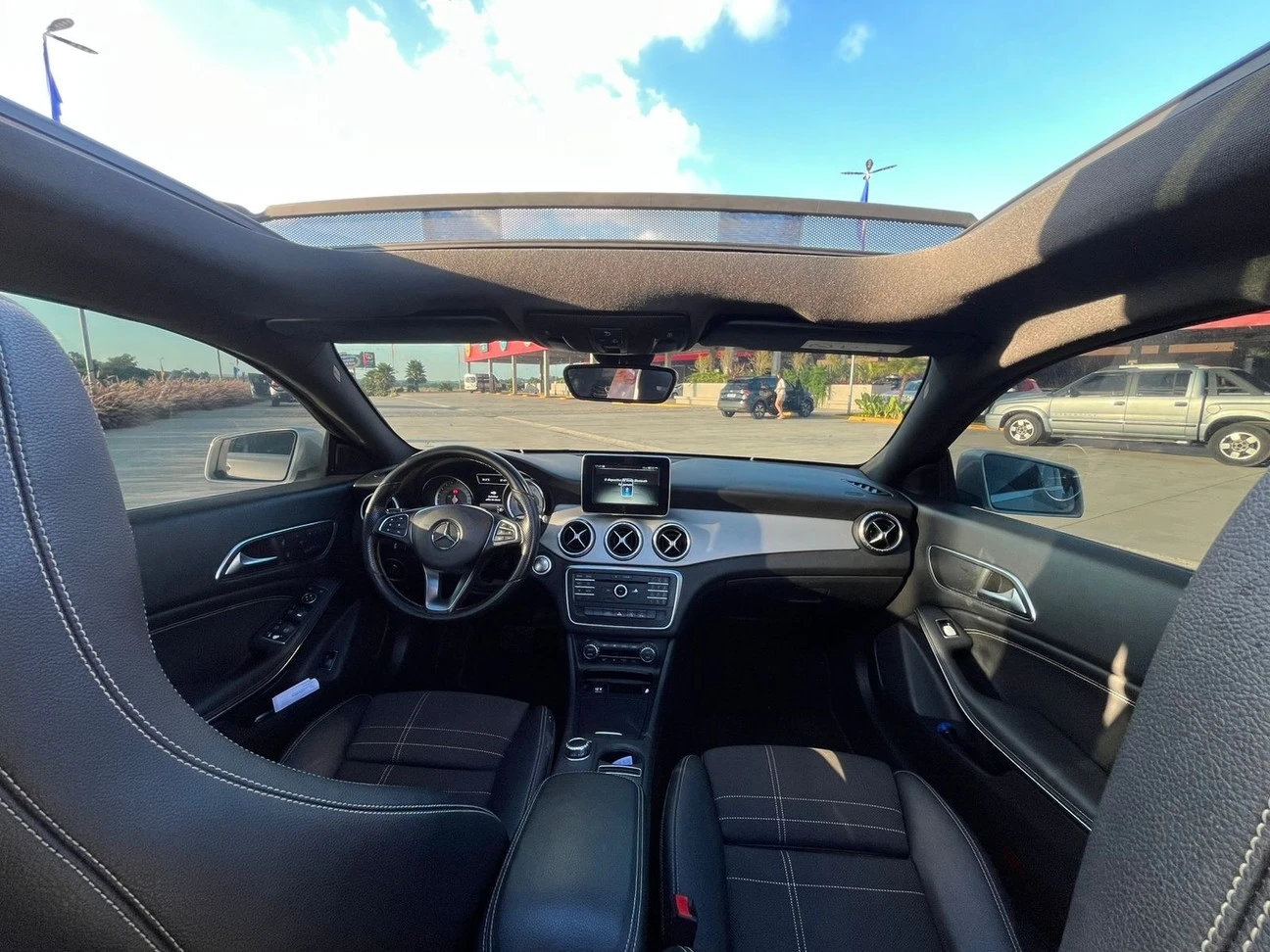 MERCEDES-BENZ CLA 200