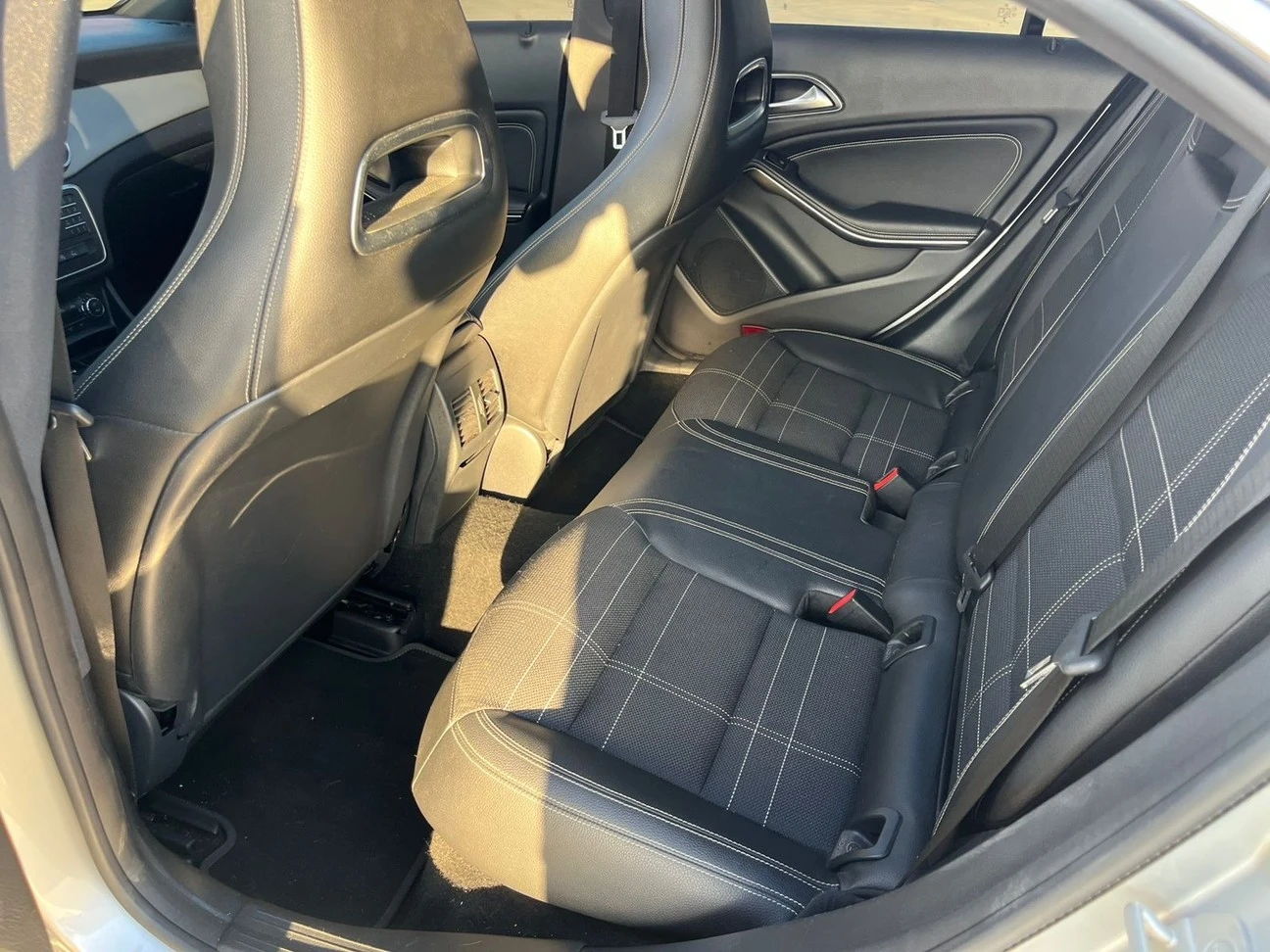 MERCEDES-BENZ CLA 200