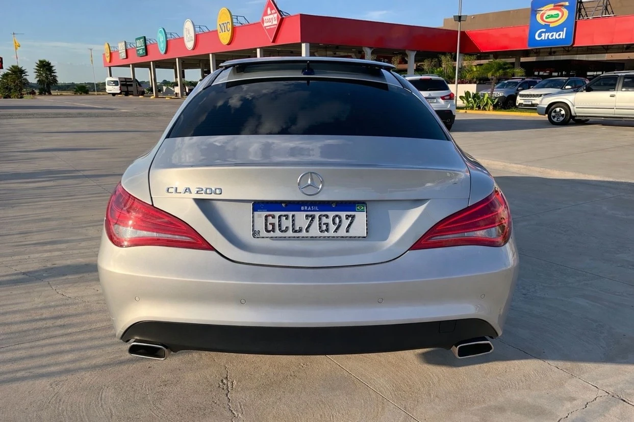 MERCEDES-BENZ CLA 200