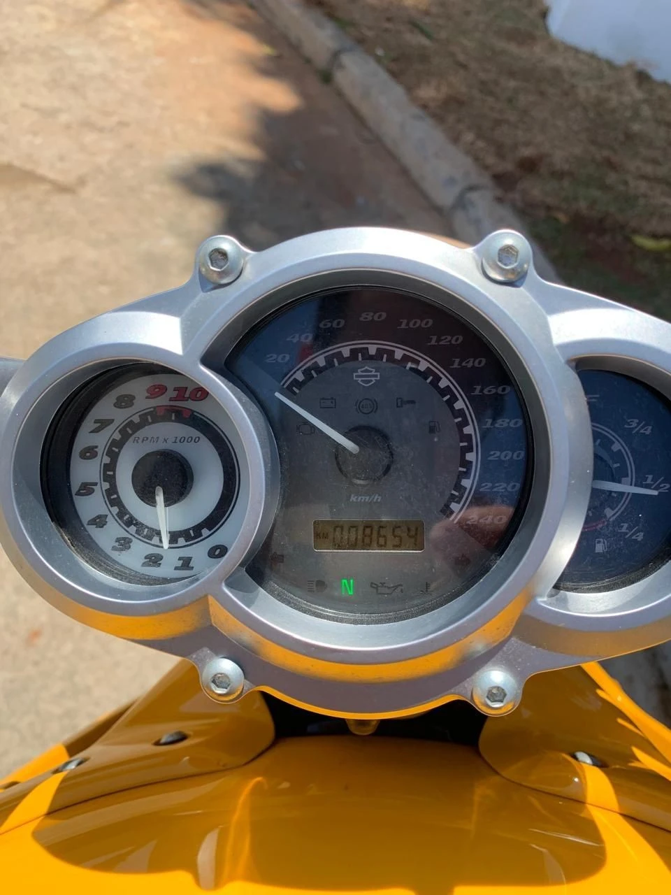 HARLEY-DAVIDSON V ROD MUSCLE