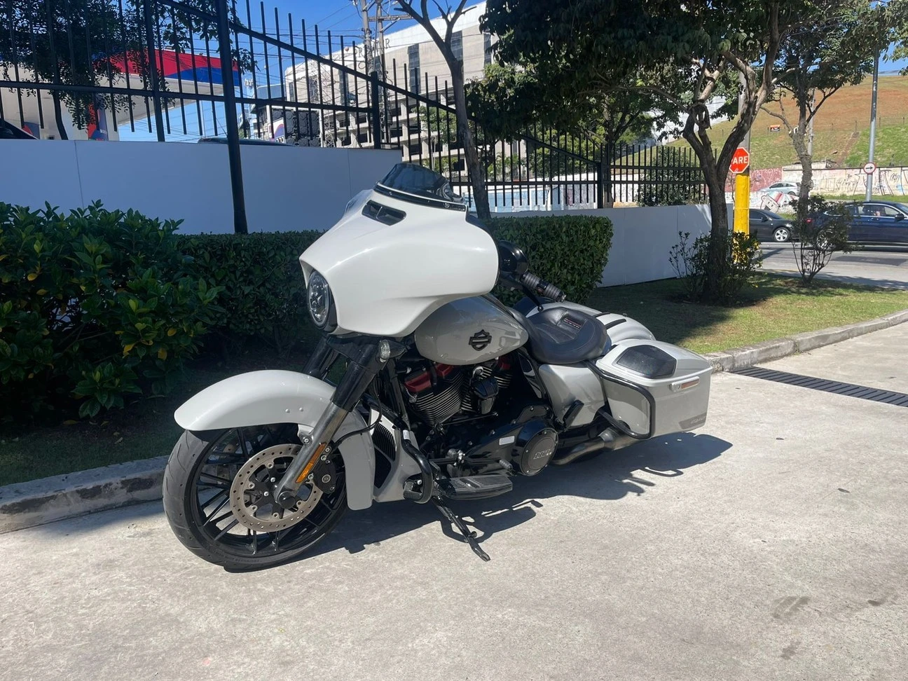 HARLEY-DAVIDSON CVO STREET GLIDE