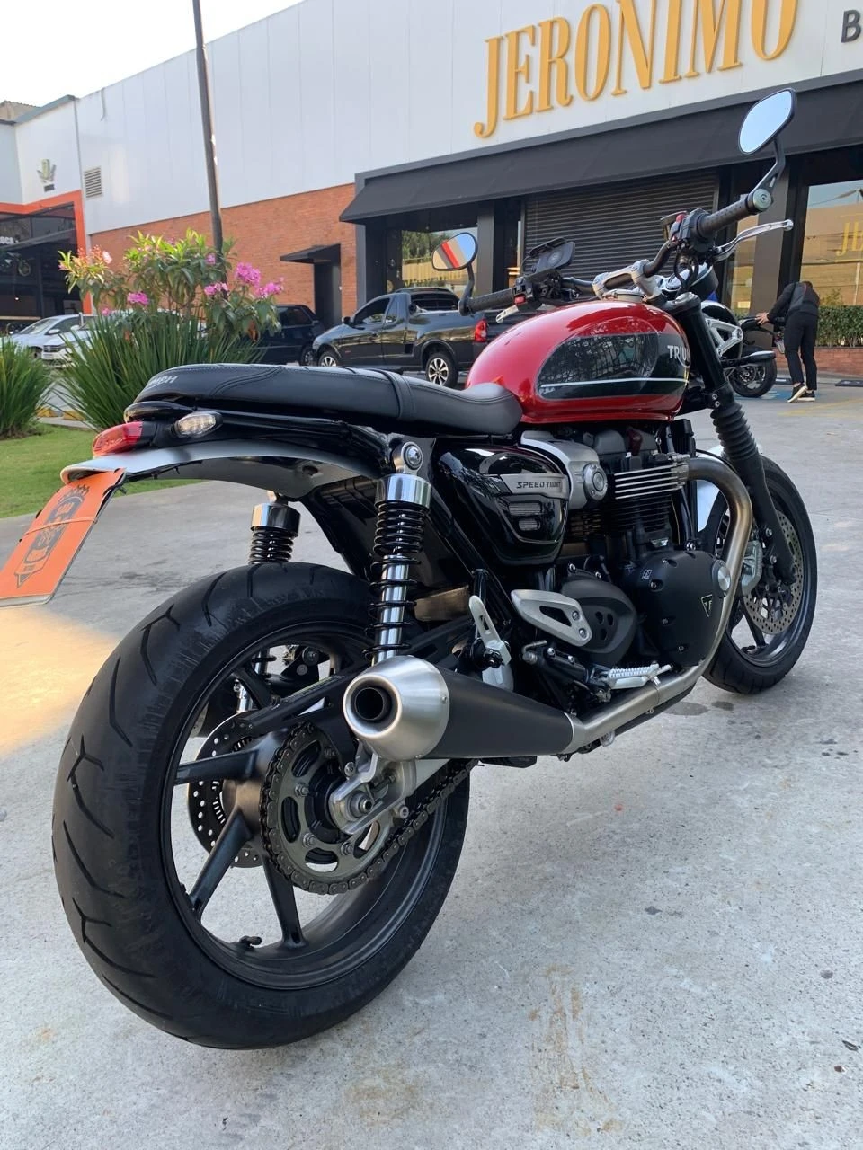 TRIUMPH SPEED TWIN 