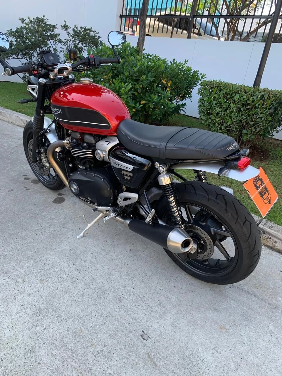 TRIUMPH SPEED TWIN 