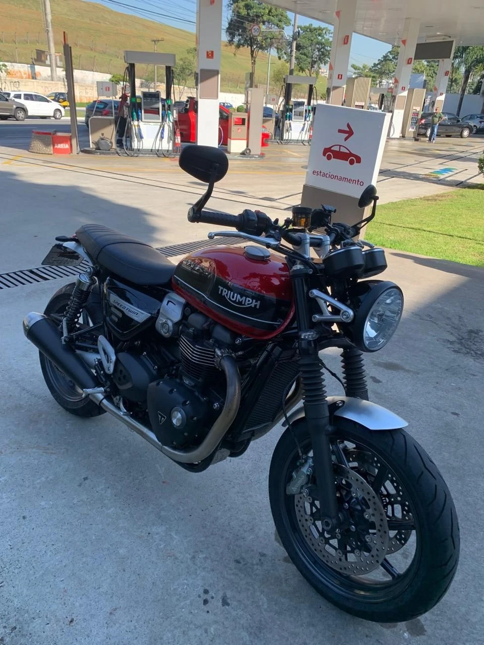 TRIUMPH SPEED TWIN 