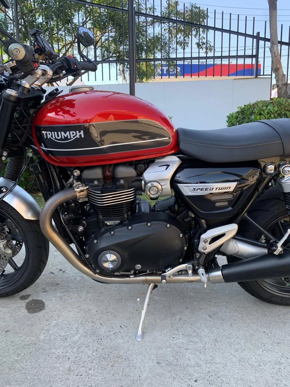 TRIUMPH SPEED TWIN 