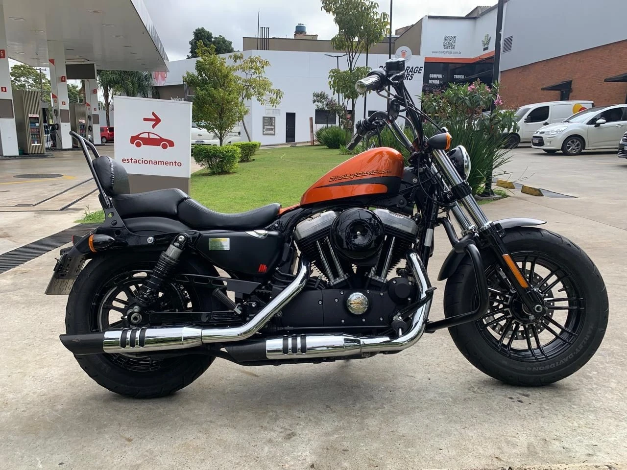 HARLEY-DAVIDSON SPORTSTER FORTY-EIGHT